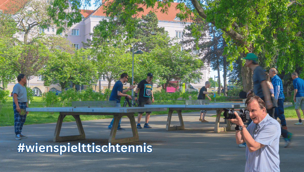 Tischtennis Hotspot Herderpark: Wien spielt Tischtennis, dieses Mal im Herderpark an 5 öffentlichen Tischtennisplatten in Wien Simmering.