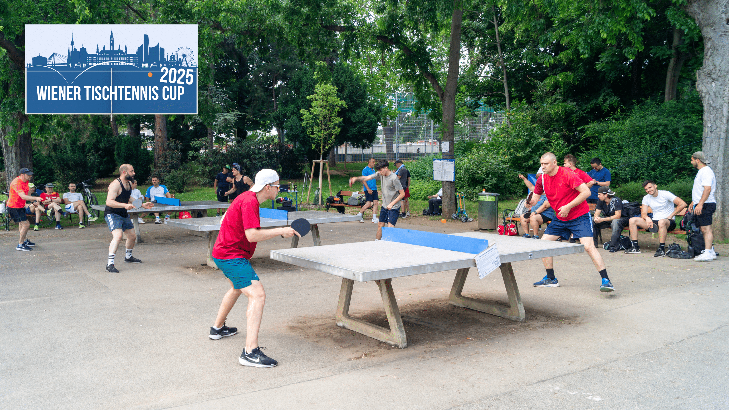 Tischtennis-Spieler:innen beim Wiener Tischtennis Cup 2025 in Aktion.