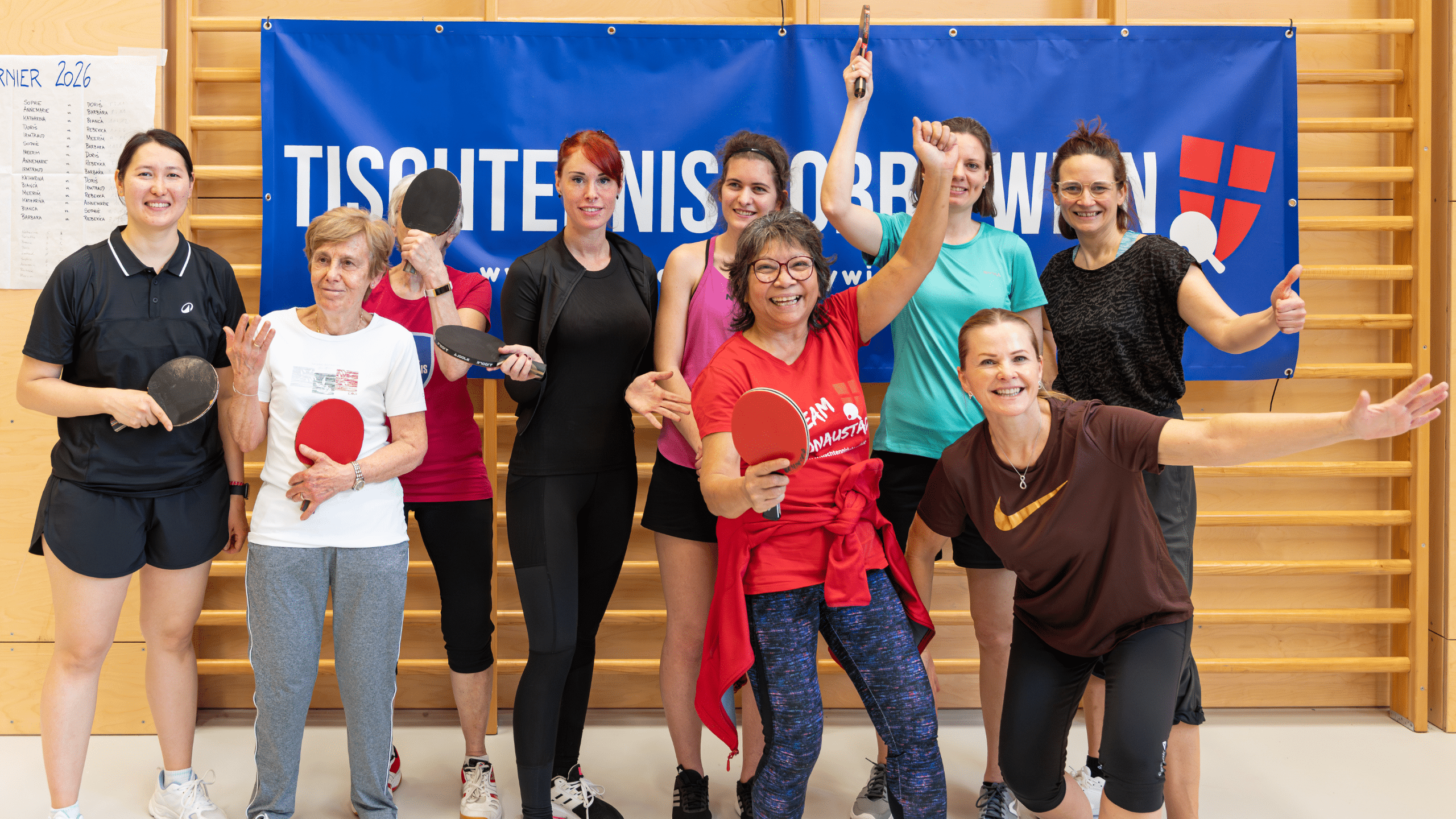 Premiere beim 1. Wiener Tischtennis Damen-Turnier 2026: Engagierte Spielerinnen aller Altersklassen zeigen an den Platten von Tischtennis Hobby Wien, dass Tischtennis ein faszinierender Sport für Frauen ist und für pure Begeisterung in der Halle sorgt.