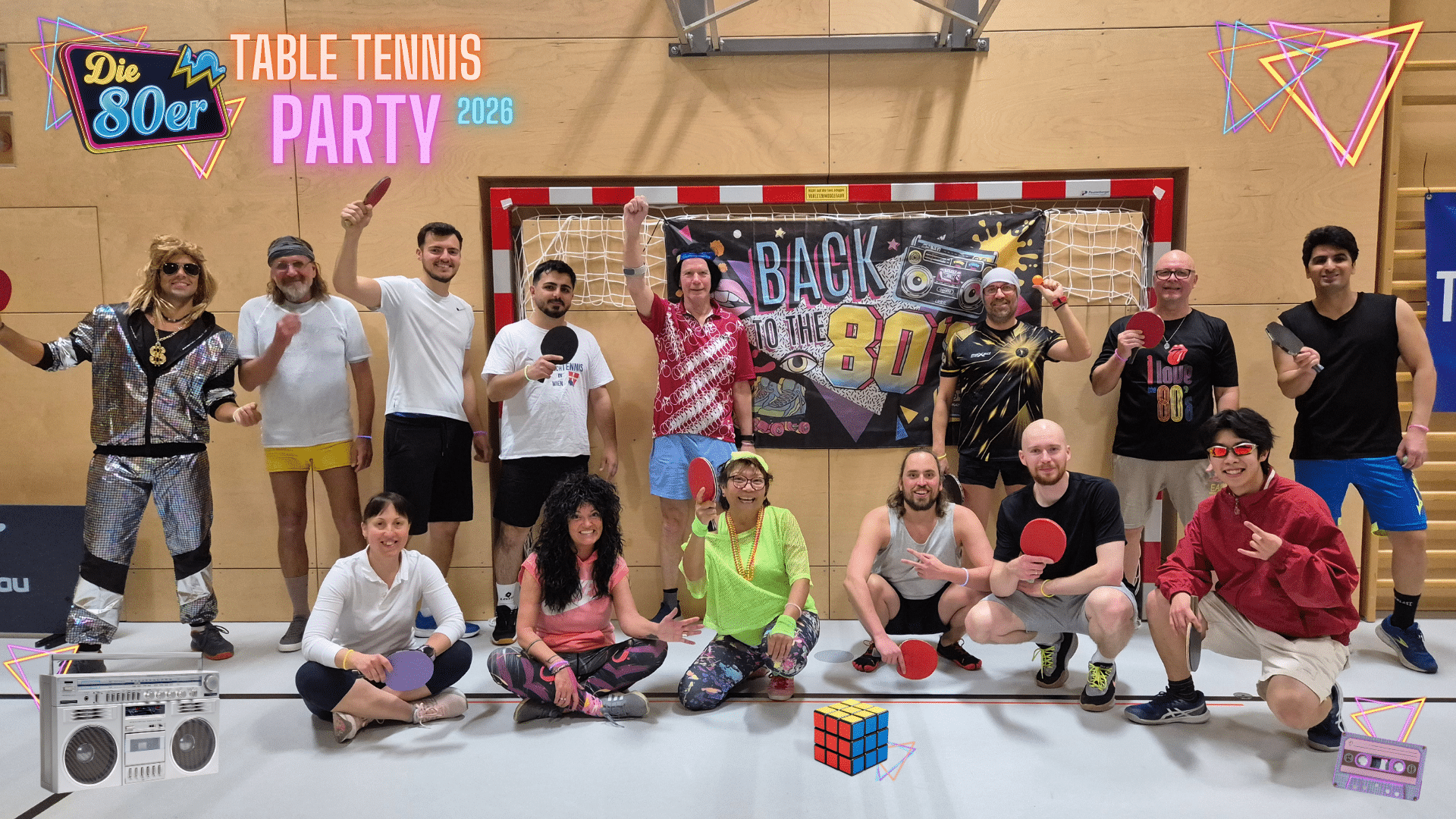Innovative Konzepte von Tischtennis Hobby Wien: Begeisterte Wienerinnen und Wiener spielen Tischtennis bei kreativen Events wie der 80er Table Tennis Party, die durch moderne Lichteffekte und eine einzigartige Atmosphäre zum Sport animieren.