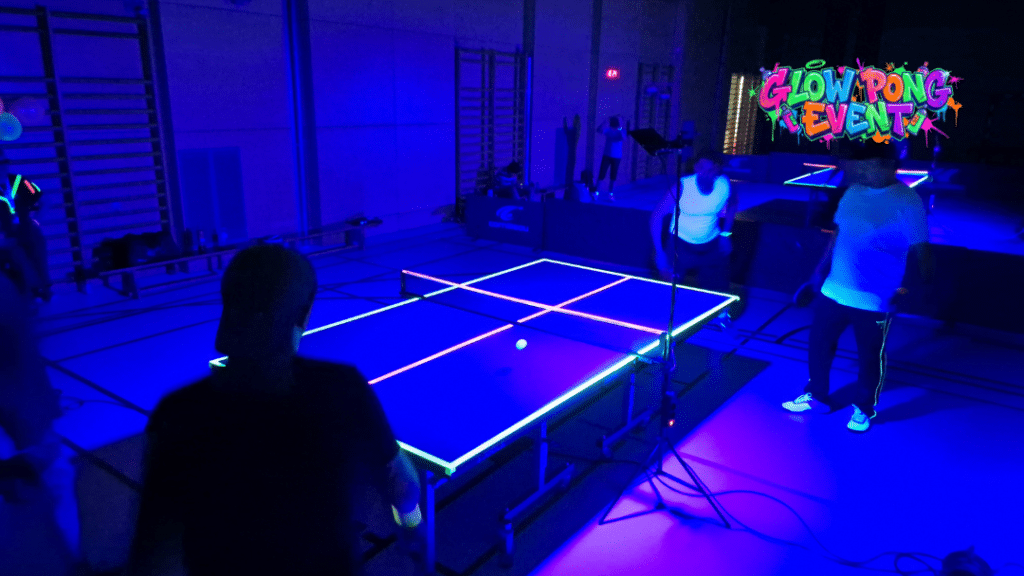 Highlight bei Tischtennis Hobby Wien: Das 1. UV Ping Pong Event begeistert Wien. Frauen und Männer spielen Tischtennis im Schwarzlicht ohne Turnierstress bei moderner Musik. Eine erfolgreiche Kooperation für mehr Hobbysport in der Stadt.