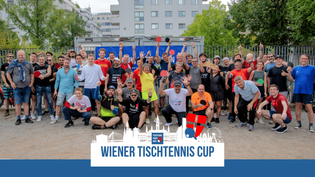 Die Highlights des Wiener Tischtennis Cups 2025 waren noch nicht vorbei: Beim Tag des Wiener Wohnbaus im Rudolf-Bednar-Park in Wien-Leopoldstadt wurde ein weiterer Meilenstein erreicht. Bei diesem Outdoor-Event stellte der Wiener Tischtennis Cup einen neuen Teilnehmer auf. Ein besonderer Tag für den Wiener Tischtennissport – und manchmal sagt ein Bild tatsächlich mehr als tausend Worte.