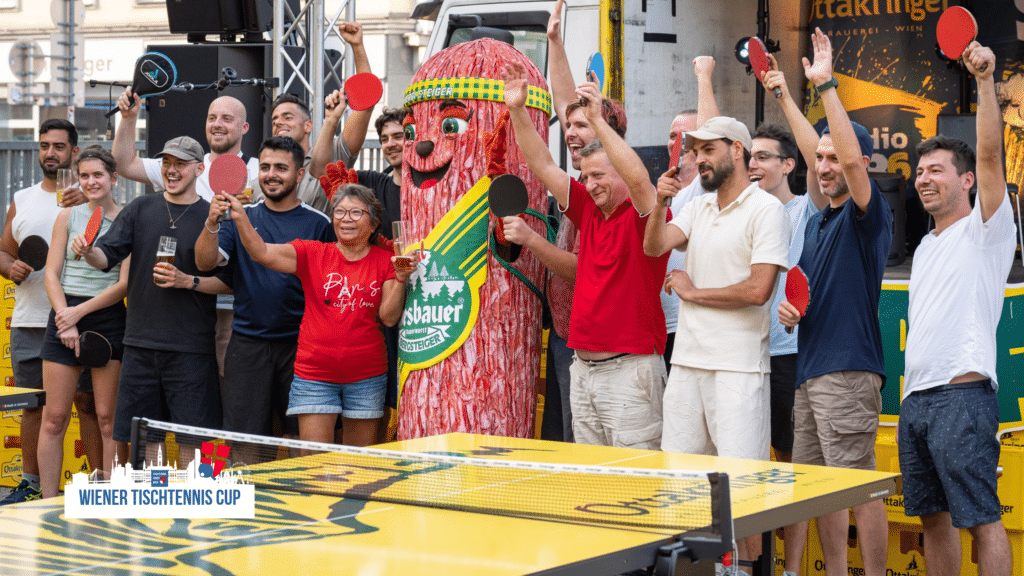 Tischtennis in der Ottakringer Brauerei: Gruppenbild der Teilnehmer:innen beim Wiener Tischtennis Cup 2026 in Wien Ottakring